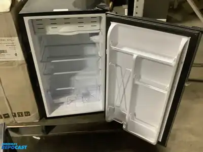 Lot (4) ever chill small refrigerators. 19” x 18” x 31”. Some dents and scratches