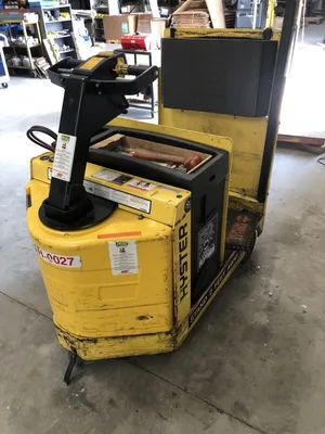 Hyster T5XT Electric Tow Truck 24V 875AH 750lbs/f 59260hrs