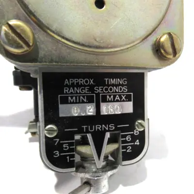 NEW SQUARE D 9050-BO4E PNEUMATIC TIMING RELAY 9050BO4E