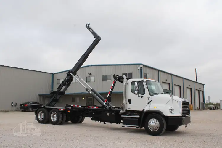 Used 2017 FREIGHTLINER 114SD Hooklifts & Roll-Offs Texas US | Roll Off Truck World #1491802