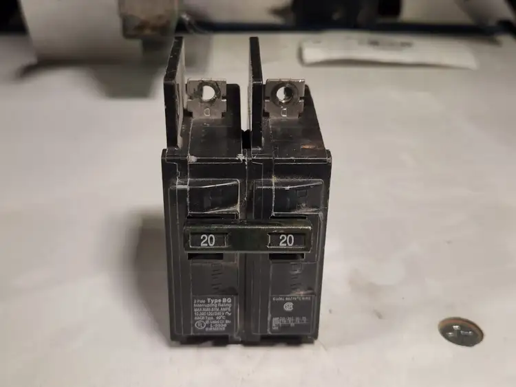 Used SIEMENS BQ2B020 Switchgears British Columbia CA | Lenmark #242061