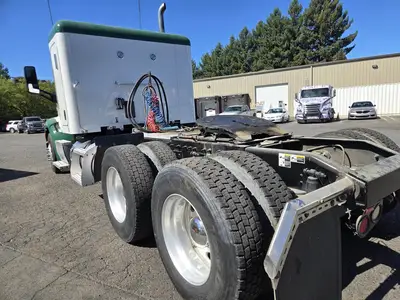 USED 2015 PETERBILT 579