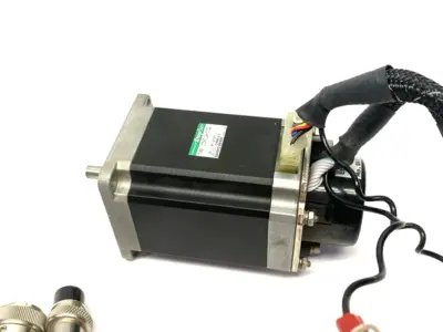 Used Sanyo Denki Step-Syn 2-Phase Stepping Motor 1.8º Step Angle 3A Brushless Motors Michigan US | Maverick Industrial Sales #1392428