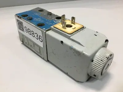 USED VICKERS DG4V-3-2AL-M-U-HL7-60