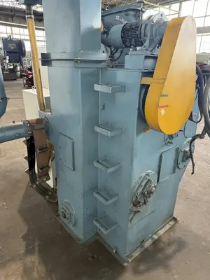 5 CUBIC FOOT TD326 RUBBER BELT TUMBLE BLAST SYSTEM W/ ELEVATOR RECLAIM SYSTEM & DUST COLLECTOR. STOCK # 0670425.