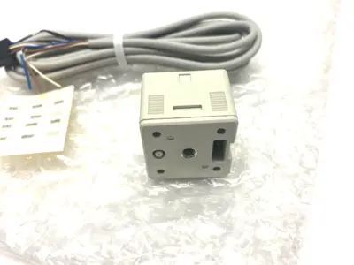 USED SMC DIGITAL PRESSURE SWITCH W/ I/O-LINK