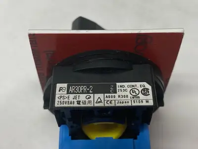 USED FUJI 2-POSITION SELECTOR SWITCH, MAINTAINED, NON-ILLUMINATED
