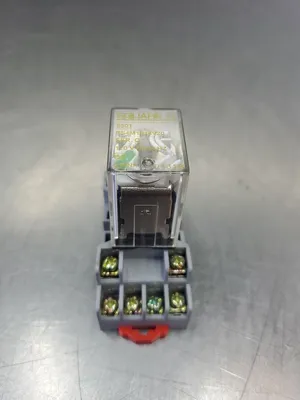 SQUARE D 8501RS4M1P14V20 GP RELAY, w/8501NR45 Base. 4C-43