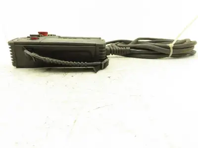 Idec HG2R-SS62BH-MK1260 Robot Teach Pendant Display With E-Stop & Cord *Photos