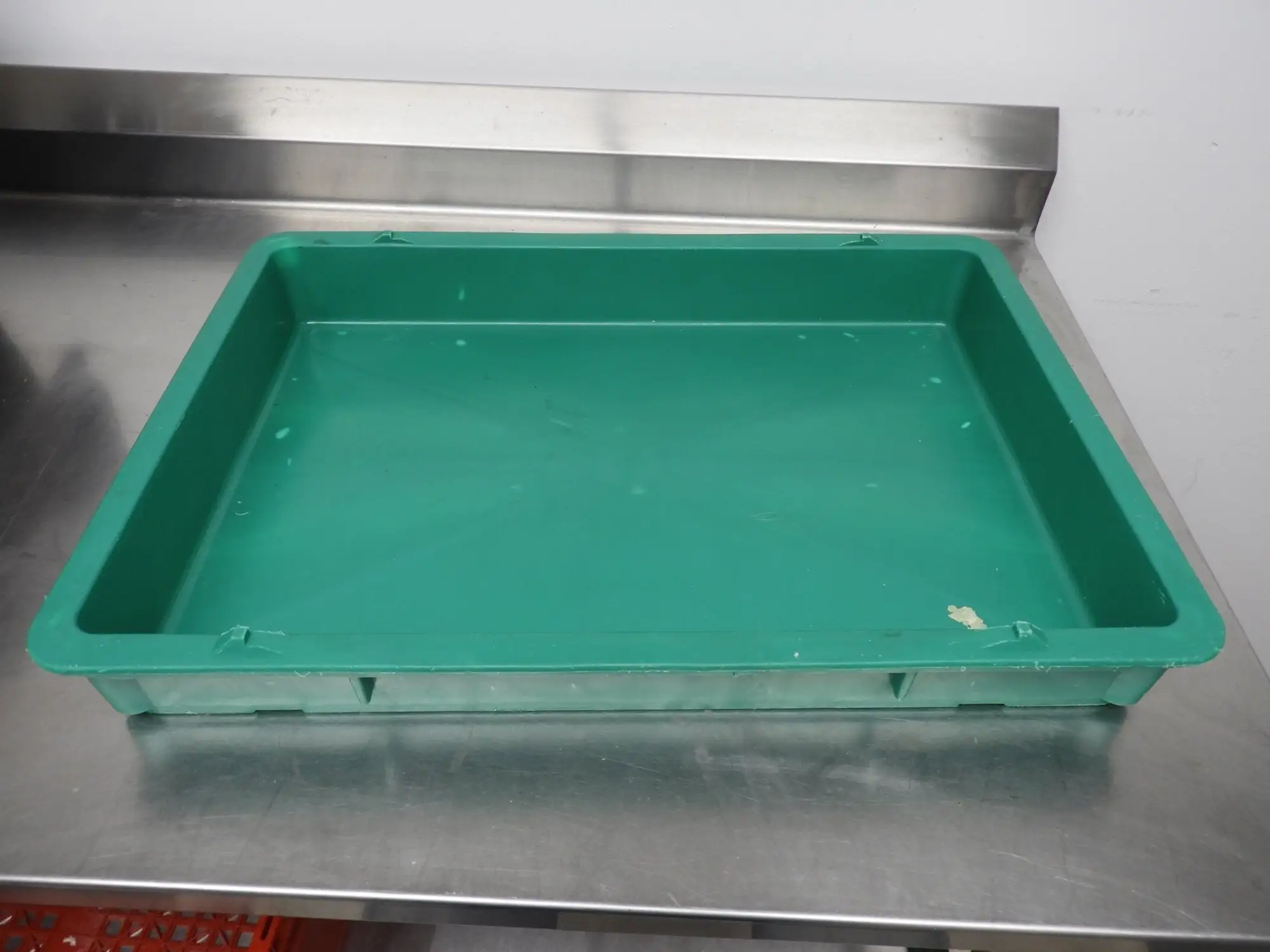 Used Doughmate Used Green DoughMate CPT-7D Commercial Plastic Dough Tray 26"Lx18"Wx3"H Food Preparation & Supplies Illinois US | Falcon Restaurant Supply #1376530