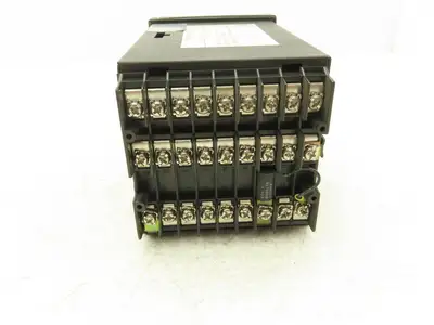 Honeywell UDC3300  Digital Temperature Controller DC330B-E0-000-20-000000-00-0