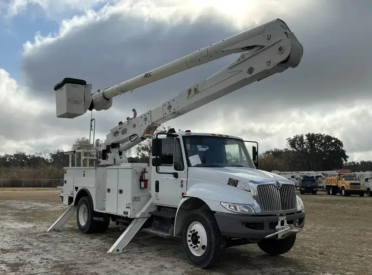 Used 2018 ALTEC AA55 MH Bucket (boom) trucks Florida US | Truck and Van Outlet #1509178