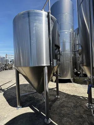 (1) Available - Newlands NSI 30 bbl / 930Gal Jacketed Fermenter