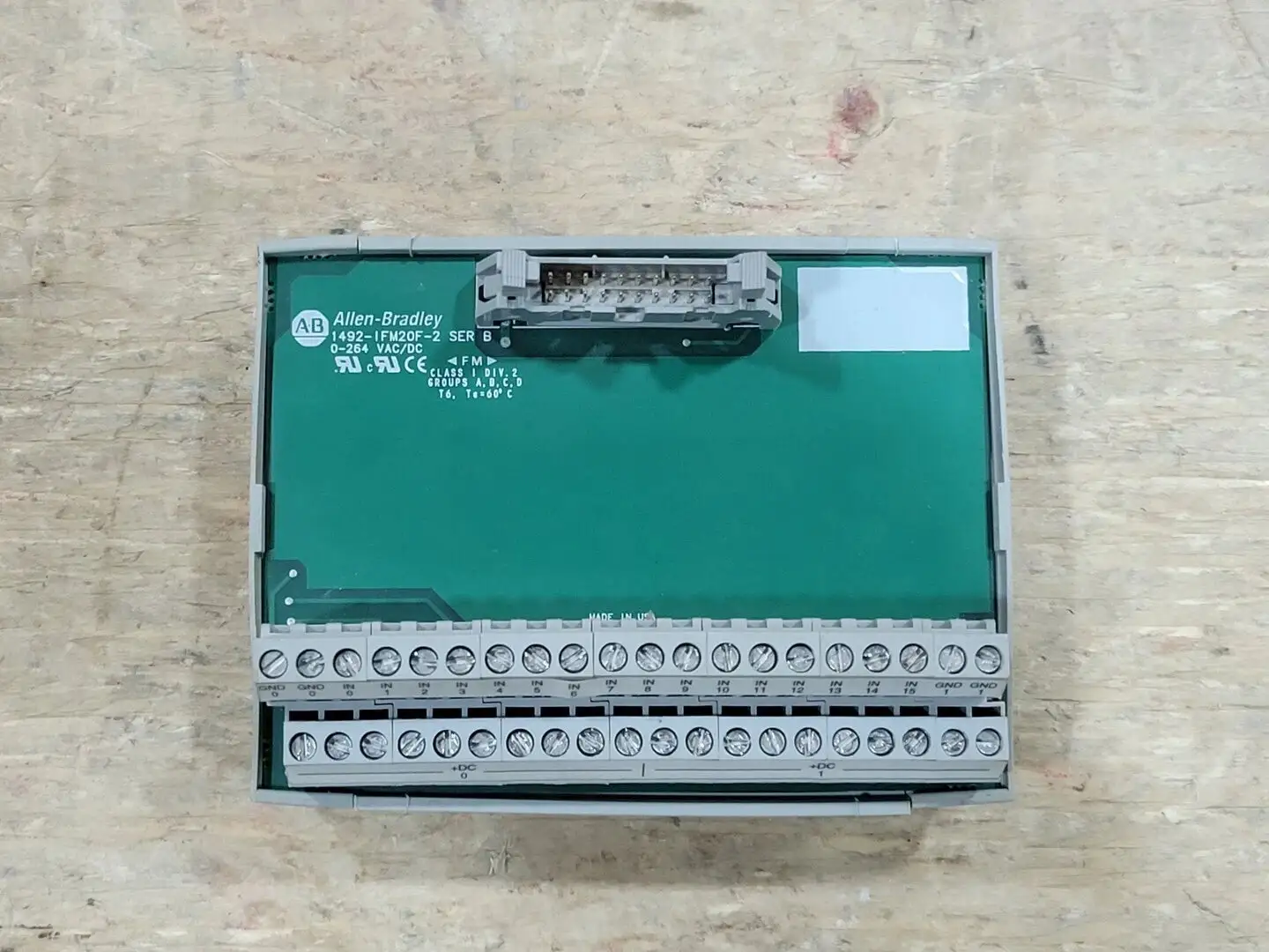 USED ALLEN-BRADLEY 1492-IFM20F-2