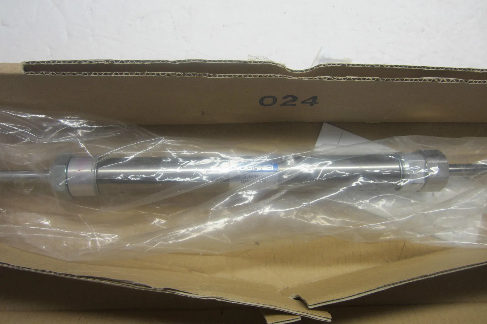 NEW KOGANEI DAP-25X175 AIR CYLINDER DAP25X175