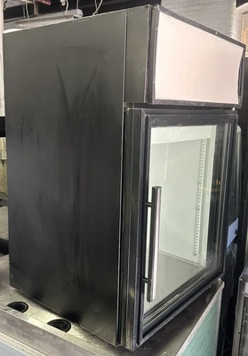174-0069 True GDM-05 Countertop Self Contained Cooler