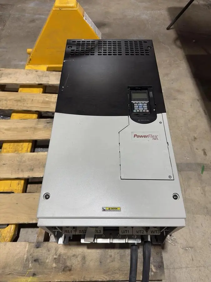 ALLEN BRADLEY 20GWANC415AN6VNHN8-RW AC DRIVE LIQUID COOLED 3 PHASE OUTPUT #S683