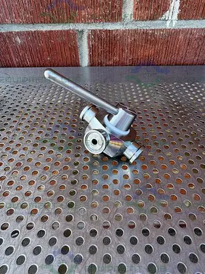 USED GE HEALTHCARE SALVI DN6 668 4-WAY 316 VALVE 18-5758-01 W/ 1/2" SANITARY FITTING