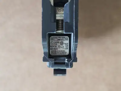 Used SQUARE D QOB150 Switchgears British Columbia CA | Lenmark #1438631