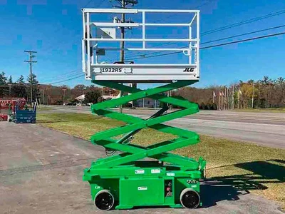 USED 2014 JLG 1930ES