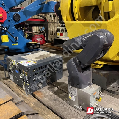 KUKA KR 3 R540 Robot System w/ KRC4 Compact Controller
