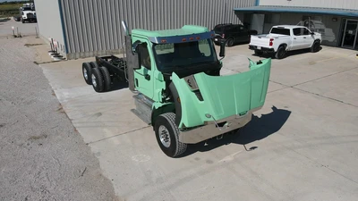New | in-Stock 2025 WESTERN STAR 47X Cab Chassis trucks Texas US | Roll Off Truck World #1492024