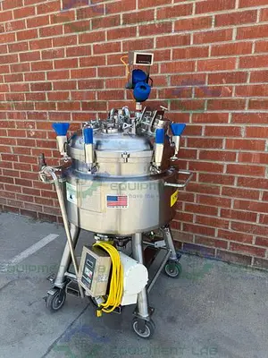 USED PURE FLO PRECISION 150 L STAINLESS STEEL JACKETED REACTOR 45 PSI W/ 0.5 HP MIXER