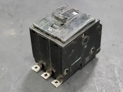 USED SQUARE D QO320
