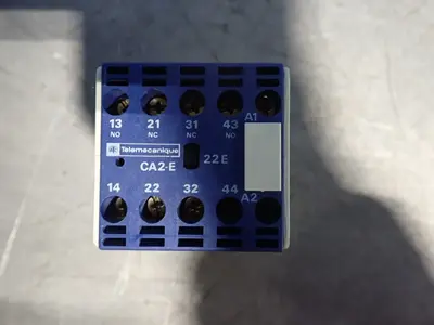 NEW TELEMECANIQUE CA2EN222