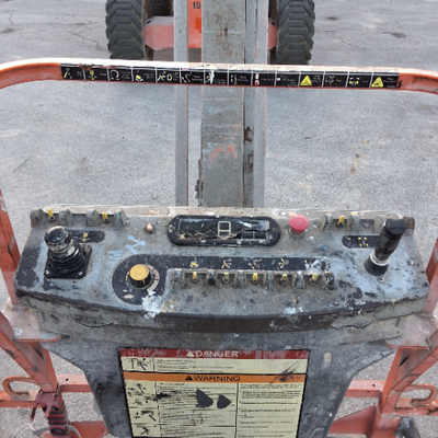 USED 2013 JLG 800AJ