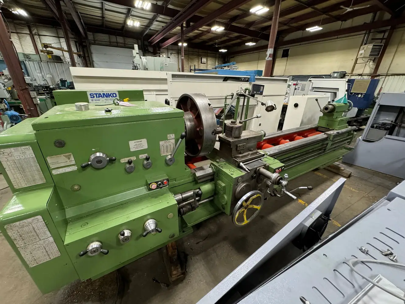Stanko 16K40 Manual Lathe 32" × 120" Heavy Duty