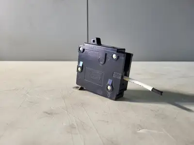 NEW CUTLER-HAMMER BA120