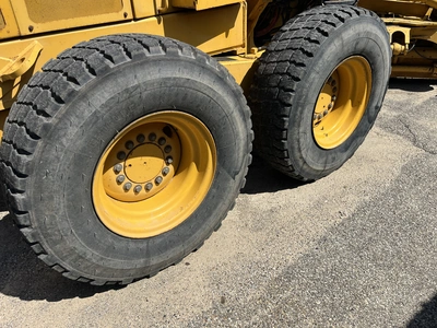 USED 2004 JOHN DEERE 670C SERIES 2