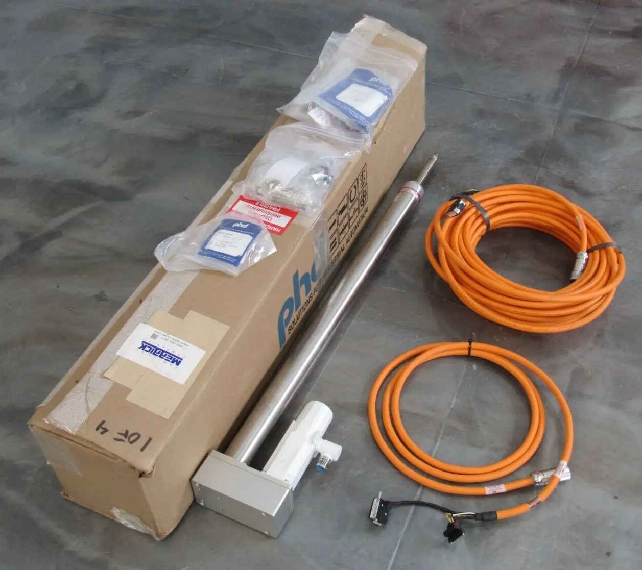 NEW KOLLMORGEN FE18034 ACTUATOR AKM23E-AC92GF0F 14077631-04
