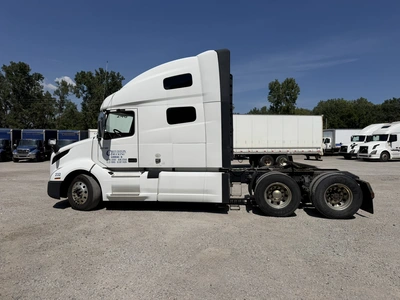 Used 2021 VOLVO VNL760 Conventional trucks Indiana US | Miedema Asset Management Group #1414665