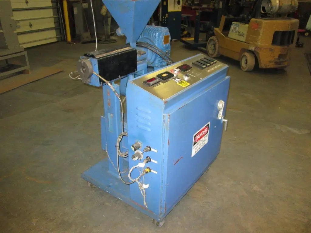 3/4″ Akron Extruder 24:1 Model .075 New 1996