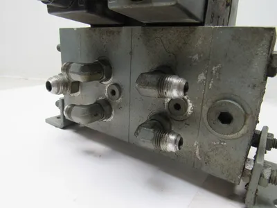 Double A QG-005-C-165B1-TSP 2 Pos Spring Offset Solenoid Valves Manifold 110V