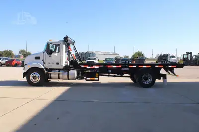 New | in-Stock 2025 MACK MD6 Hooklifts & Roll-Offs Texas US | Roll Off Truck World #1491908