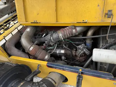 USED 2004 GROVE TMS900E
