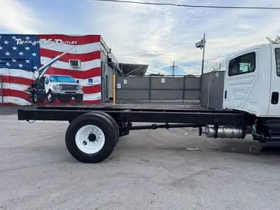 Used 2018 INTERNATIONAL DURASTAR 4300 Cab Chassis trucks Florida US | Truck and Van Outlet #1509142