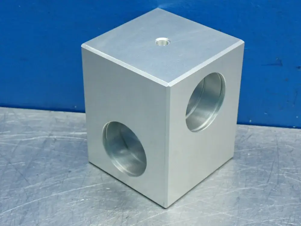 Unknown Squared Corner Connector Unit