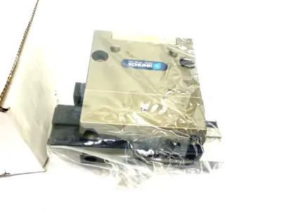 USED SCHUNK UNIVERSAL GRIPPER 23.5MM STROKE PER JAW SIZE: 100, PGF 100-AS