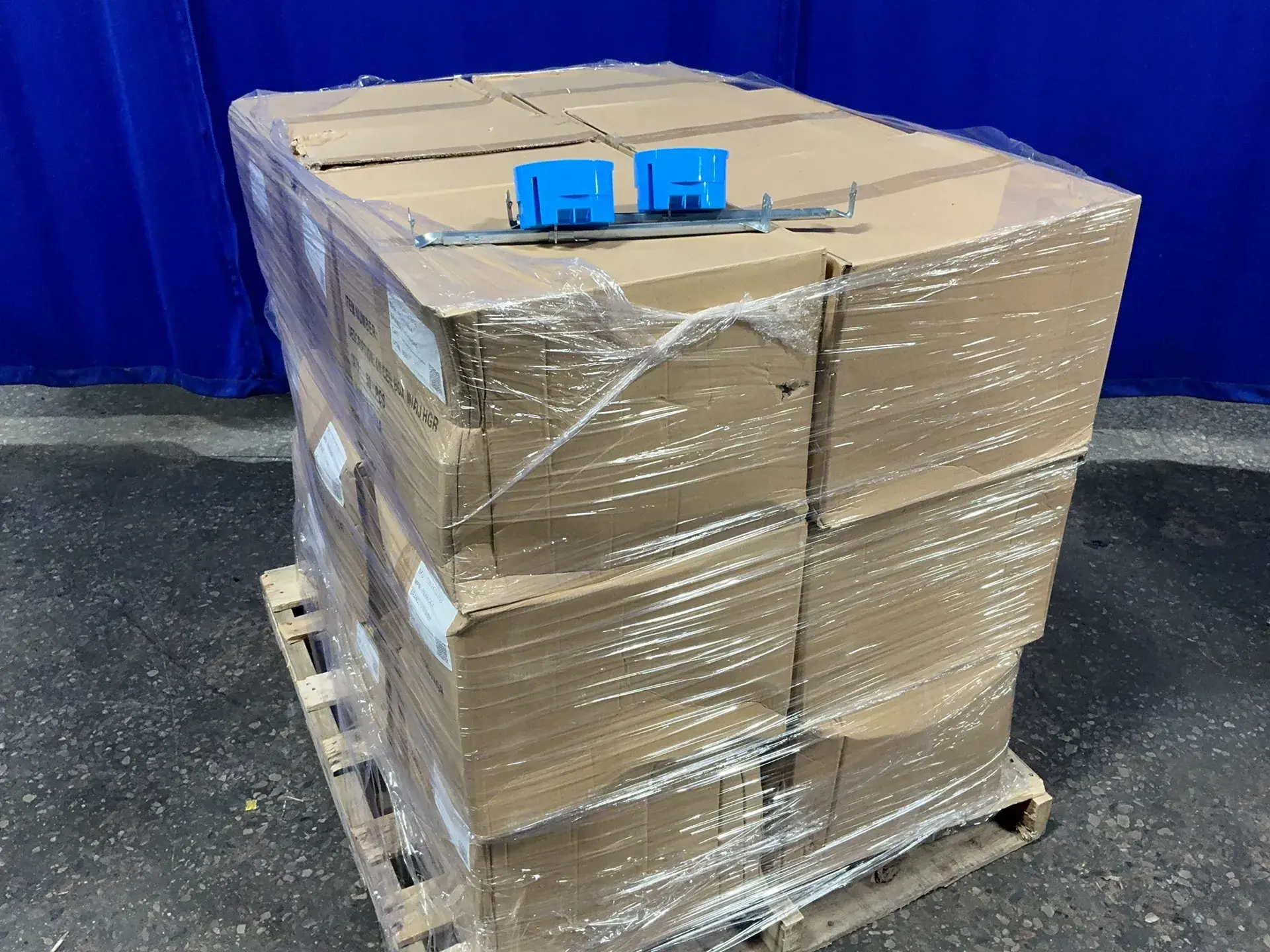 Uf 4” Ceiling Box W/ Adjuster