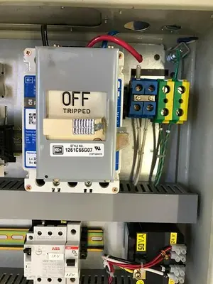 APPLIED MATERIALS OPERATOR CONSOLE VERASEM 3D U-571
