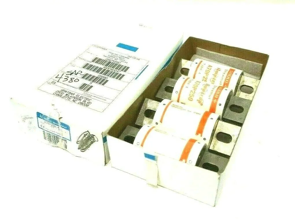 4 NEW GOULD SHAWMUT A70P250 FUSES TYPE 4