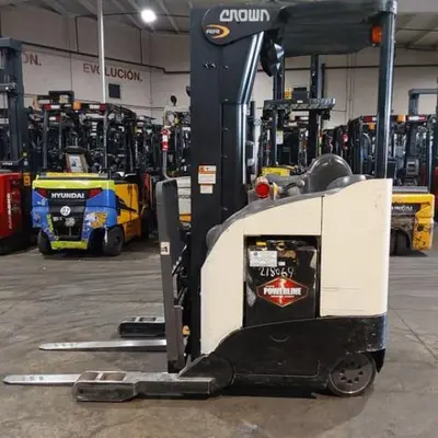 USED 2016 CROWN RR5725-45
