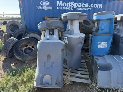 Used _UNKNOWN_ _UNKNOWN_ Hand Washing and Sanitizing Texas US | Miedema Asset Management Group #1315794