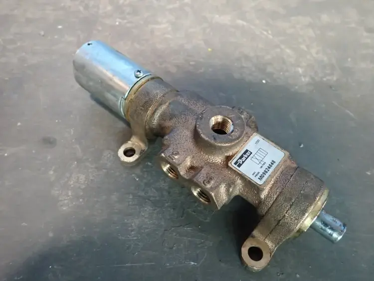 Used PARKER M09824648 Valves/Fittings | HGR 24 #732499