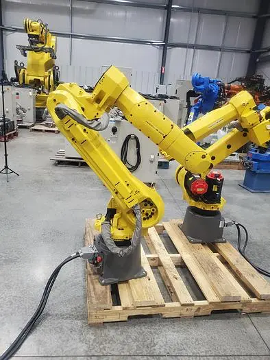 Used 2011 FANUC ARCMATE 120IC Robots Ohio US | Six Axis Solutions #397908