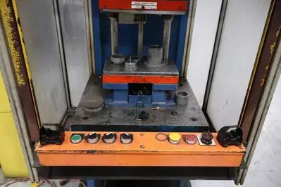 2006 NEFF DF15-5HS Gap Frame (OBS) Presses | Mohawk Machinery (2)